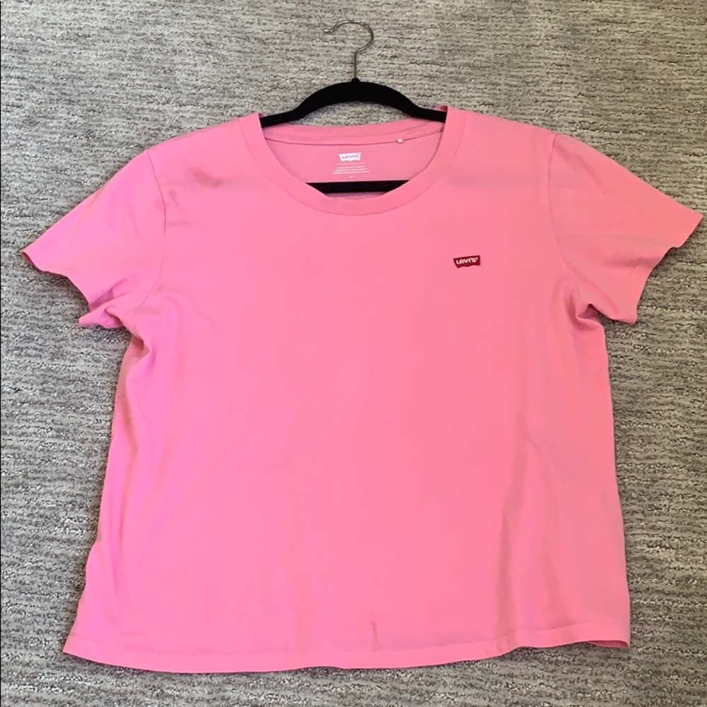 pink levi’s shirt